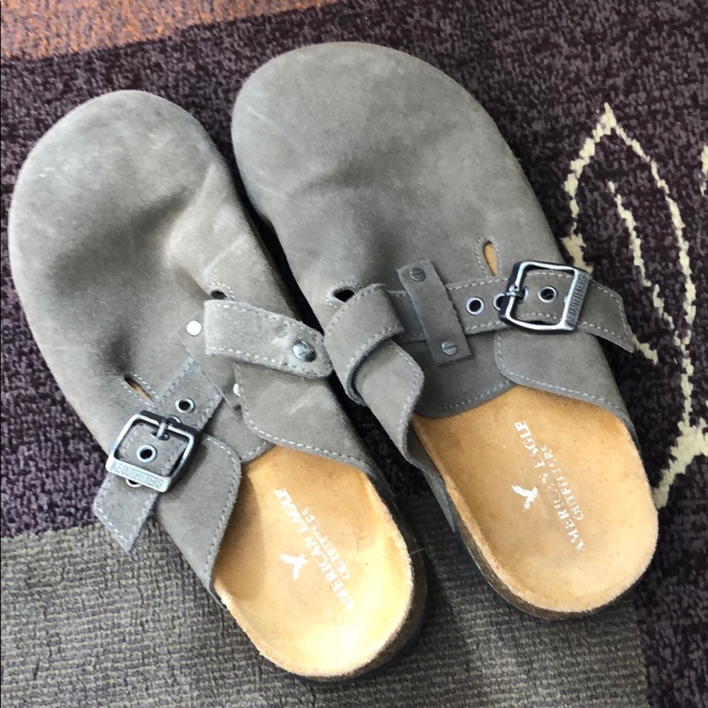 American eagle slip on